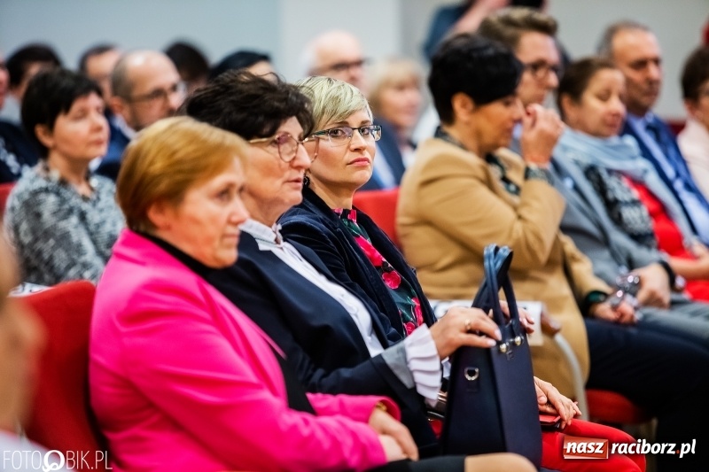 Zdjęcie w galerii na portalu naszraciborz.pl: Czepkowanie na raciborskim zamku. Drugie w historii PWSZ [FOTO i WIDEO] wiadomości z regionu