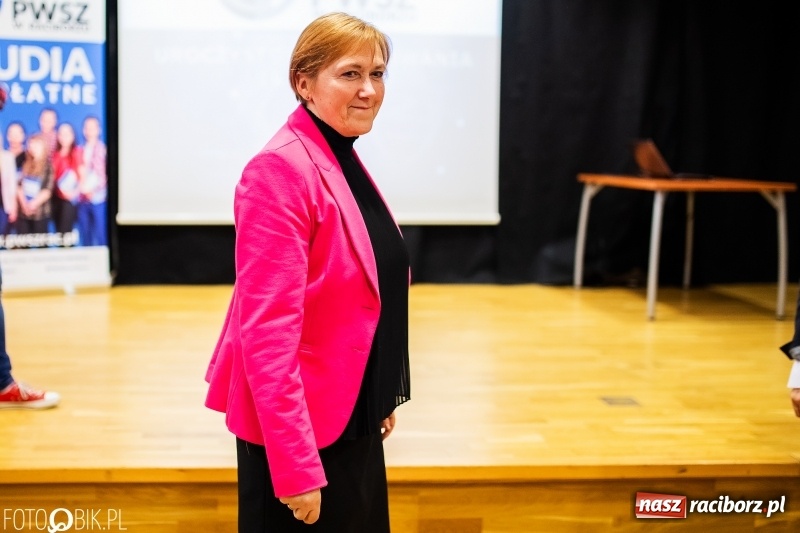 Zdjęcie w galerii na portalu naszraciborz.pl: Czepkowanie na raciborskim zamku. Drugie w historii PWSZ [FOTO i WIDEO] wiadomości z regionu