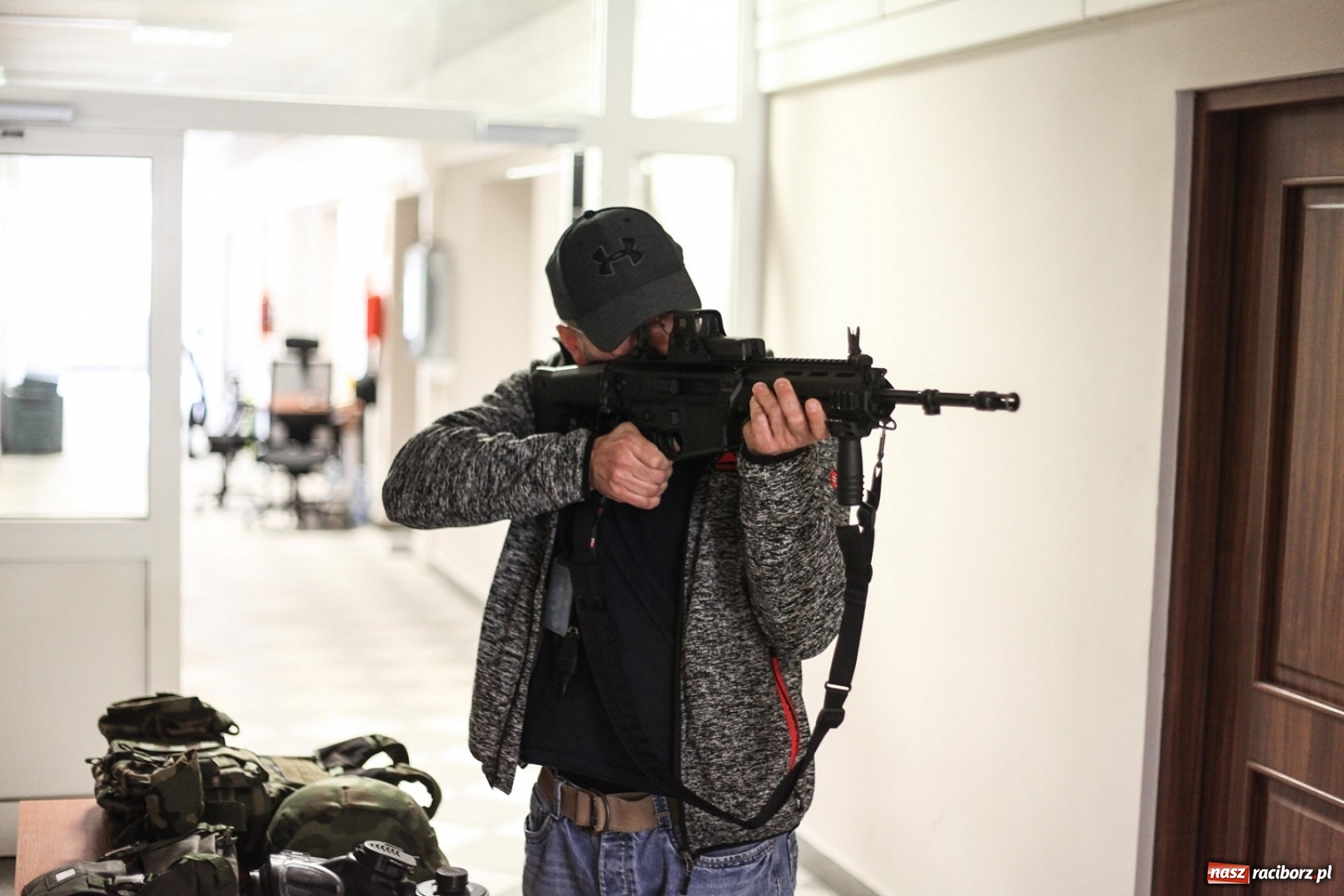 Zdjęcie w galerii na portalu naszraciborz.pl: Blisko tysiąc osób zapoznało się ze służbą w 13 ŚBOT wiadomości z regionu