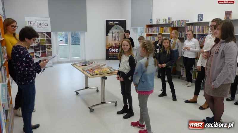 Zdjęcie w galerii na portalu naszraciborz.pl: Nela Mała Reporterka. Konkurs wiedzy w raciborskiej bibliotece wiadomości z regionu