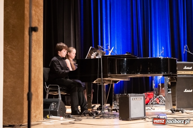 Zdjęcie w galerii na portalu naszraciborz.pl: Eliminacje do Raciborskiej Giełdy Talentów w Raciborskim Centrum Kultury wiadomości z regionu