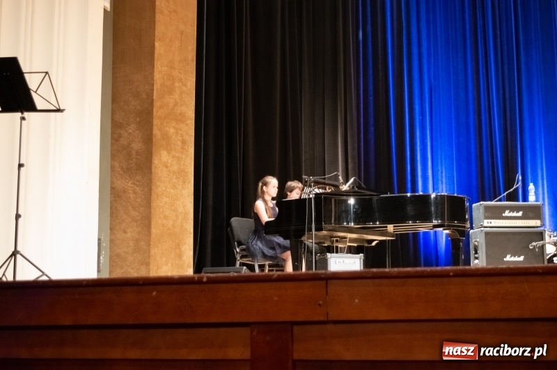Zdjęcie w galerii na portalu naszraciborz.pl: Eliminacje do Raciborskiej Giełdy Talentów w Raciborskim Centrum Kultury wiadomości z regionu