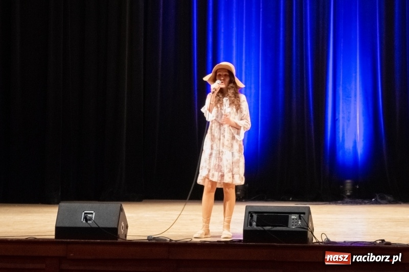 Zdjęcie w galerii na portalu naszraciborz.pl: Eliminacje do Raciborskiej Giełdy Talentów w Raciborskim Centrum Kultury wiadomości z regionu