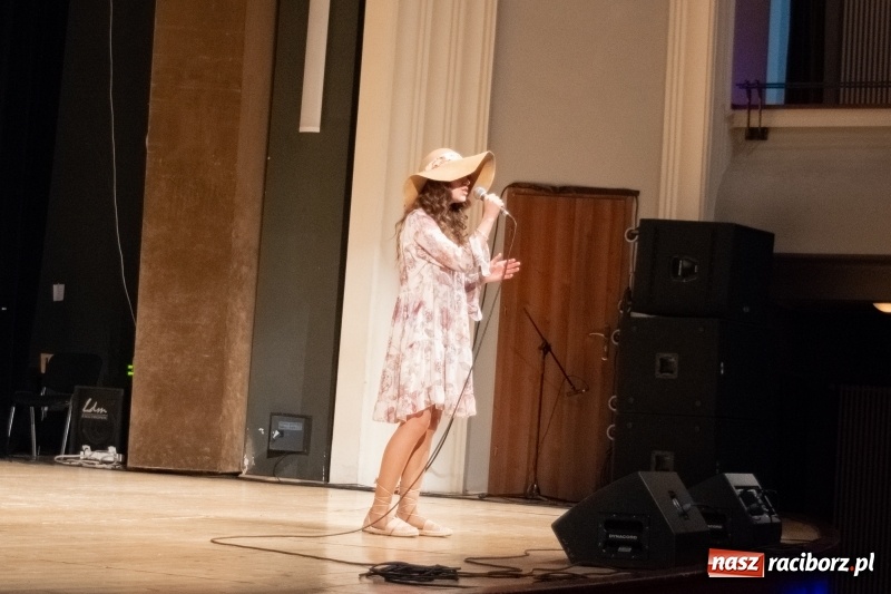 Zdjęcie w galerii na portalu naszraciborz.pl: Eliminacje do Raciborskiej Giełdy Talentów w Raciborskim Centrum Kultury wiadomości z regionu