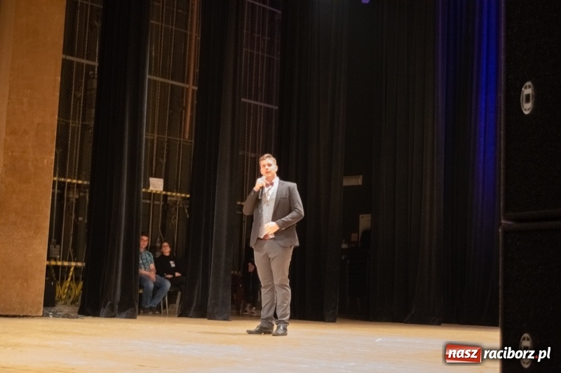 Zdjęcie w galerii na portalu naszraciborz.pl: Eliminacje do Raciborskiej Giełdy Talentów w Raciborskim Centrum Kultury wiadomości z regionu