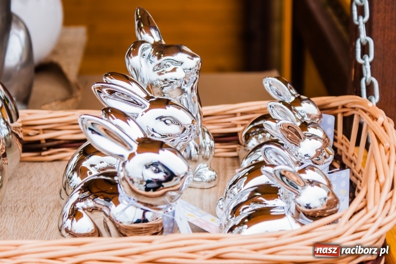 Zdjęcie w galerii na portalu naszraciborz.pl: Na Rynku rozpoczął się raciborski Jarmark Wielkanocny. Potrwa do niedzieli wiadomości z regionu