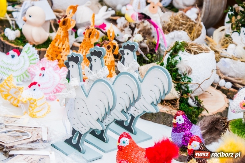 Zdjęcie w galerii na portalu naszraciborz.pl: Na Rynku rozpoczął się raciborski Jarmark Wielkanocny. Potrwa do niedzieli wiadomości z regionu