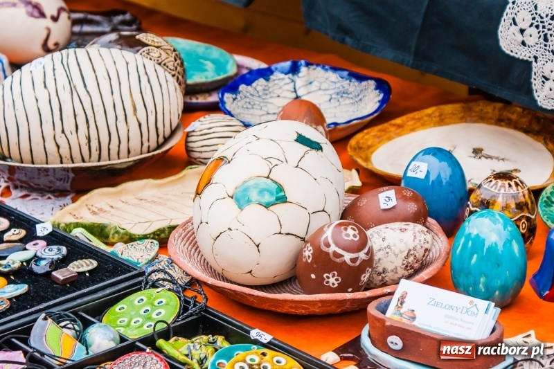 Zdjęcie w galerii na portalu naszraciborz.pl: Na Rynku rozpoczął się raciborski Jarmark Wielkanocny. Potrwa do niedzieli wiadomości z regionu