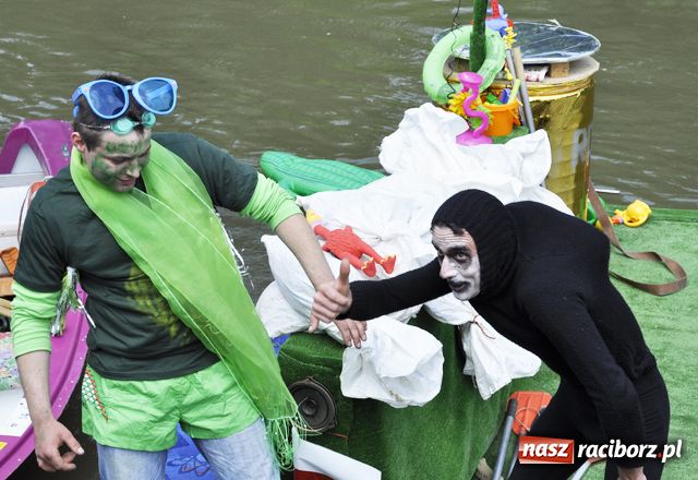 Zdjęcie w galerii na portalu naszraciborz.pl: Pływadło na PROTEST wiadomości z regionu