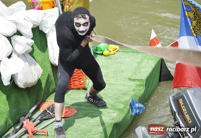 Zdjęcie w galerii na portalu naszraciborz.pl: Pływadło na PROTEST wiadomości z regionu
