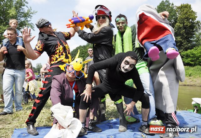 Zdjęcie w galerii na portalu naszraciborz.pl: Pływadło na PROTEST wiadomości z regionu