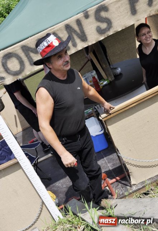 Zdjęcie w galerii na portalu naszraciborz.pl: Pływadło na PROTEST wiadomości z regionu