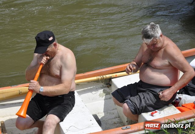 Zdjęcie w galerii na portalu naszraciborz.pl: Pływadło na PROTEST wiadomości z regionu