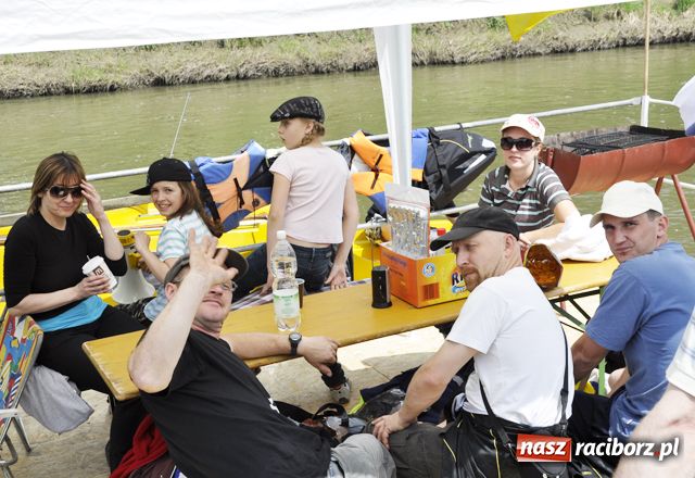 Zdjęcie w galerii na portalu naszraciborz.pl: Pływadło na PROTEST wiadomości z regionu