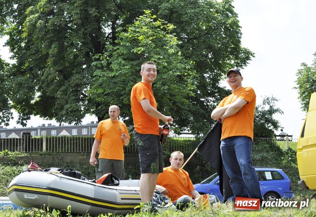 Zdjęcie w galerii na portalu naszraciborz.pl: Pływadło na PROTEST wiadomości z regionu