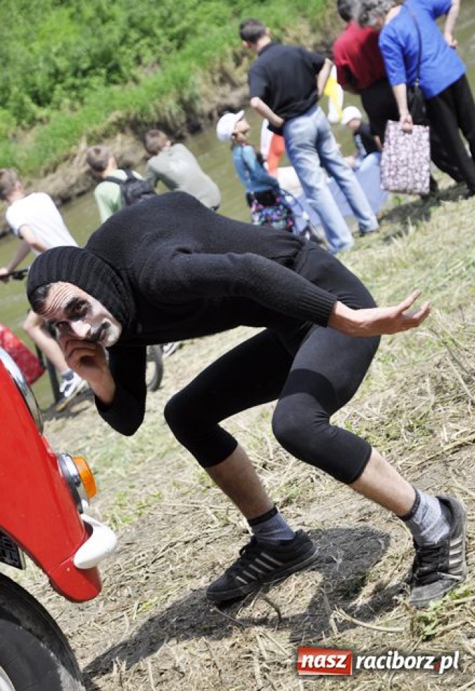 Zdjęcie w galerii na portalu naszraciborz.pl: Pływadło na PROTEST wiadomości z regionu