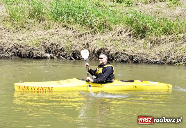 Zdjęcie w galerii na portalu naszraciborz.pl: Pływadło na PROTEST wiadomości z regionu