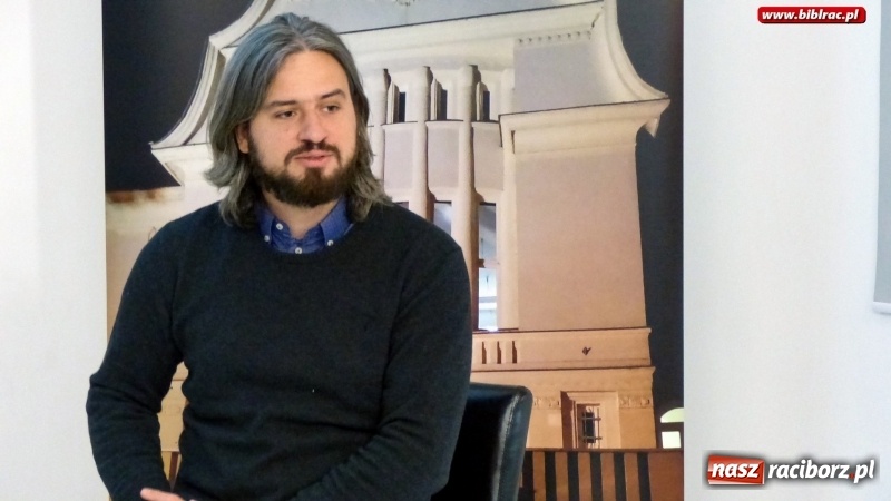 Zdjęcie w galerii na portalu naszraciborz.pl: Scenarzysta gry Wiedźmin gościł w raciborskiej bibliotece wiadomości z regionu