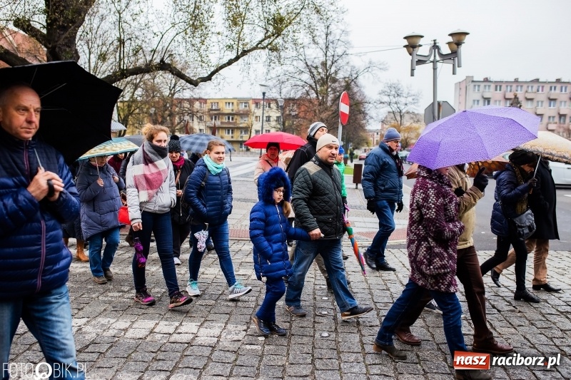 Zdjęcie w galerii na portalu naszraciborz.pl: Droga krzyżowa ulicami Raciborza wiadomości z regionu