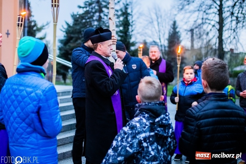 Zdjęcie w galerii na portalu naszraciborz.pl: Droga krzyżowa ulicami Raciborza wiadomości z regionu