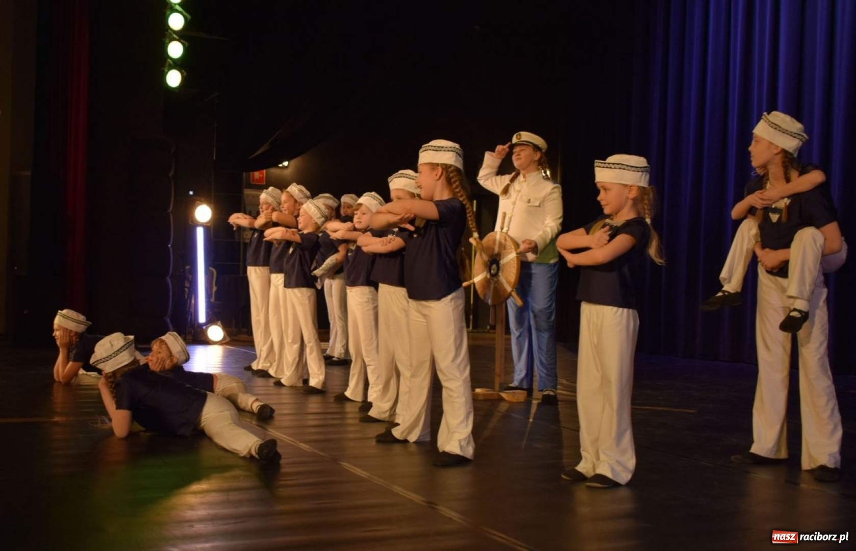Zdjęcie w galerii na portalu naszraciborz.pl: Małe formy taneczne królowały w Kuźni Raciborskiej  wiadomości z regionu