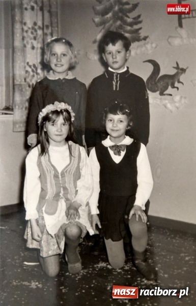 Zdjęcie w galerii na portalu naszraciborz.pl: Magiczne lata 60. i 70. w Raciborzu. Rozpoznacie się na zdjęciach?  wiadomości z regionu