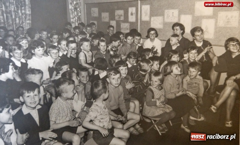 Zdjęcie w galerii na portalu naszraciborz.pl: Magiczne lata 60. i 70. w Raciborzu. Rozpoznacie się na zdjęciach?  wiadomości z regionu