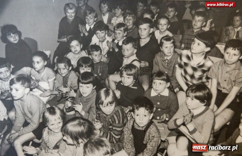 Zdjęcie w galerii na portalu naszraciborz.pl: Magiczne lata 60. i 70. w Raciborzu. Rozpoznacie się na zdjęciach?  wiadomości z regionu