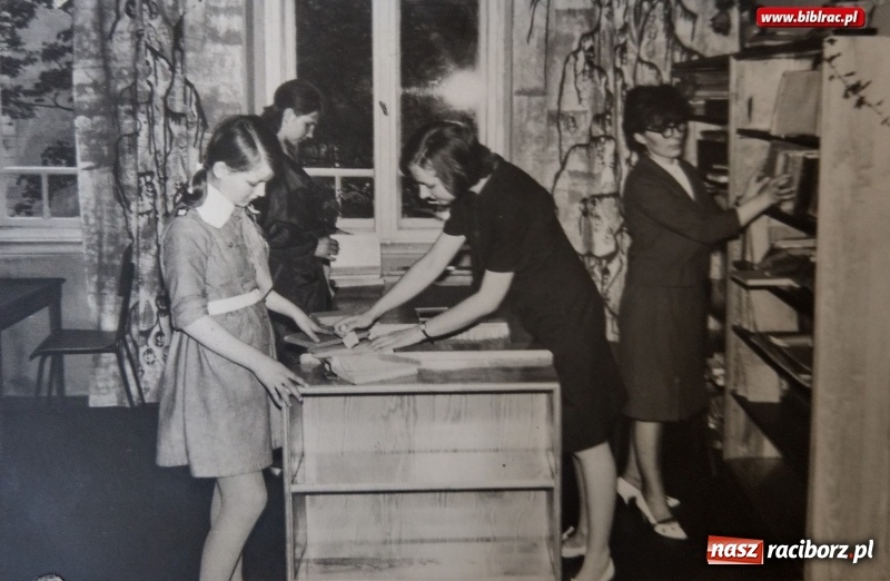 Zdjęcie w galerii na portalu naszraciborz.pl: Magiczne lata 60. i 70. w Raciborzu. Rozpoznacie się na zdjęciach?  wiadomości z regionu