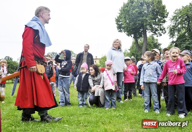 Zdjęcie w galerii na portalu naszraciborz.pl: Noc Świętojańska pod zamkiem wiadomości z regionu