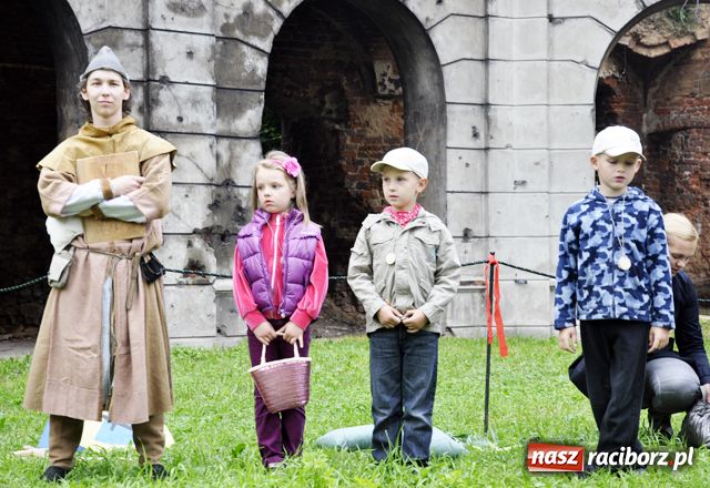 Zdjęcie w galerii na portalu naszraciborz.pl: Noc Świętojańska pod zamkiem wiadomości z regionu