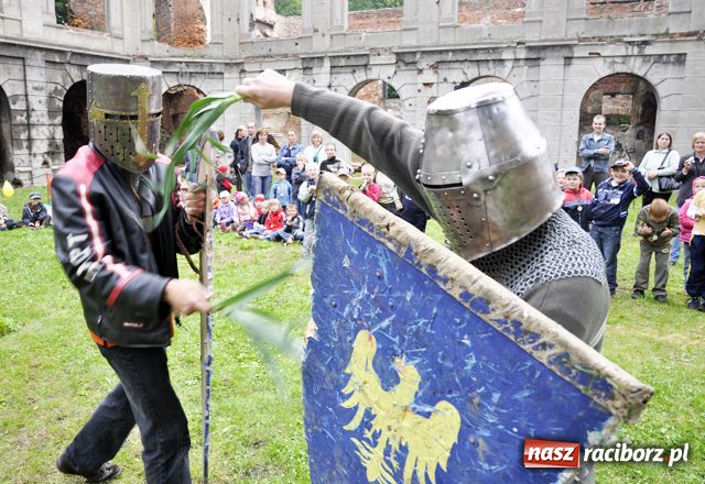Zdjęcie w galerii na portalu naszraciborz.pl: Noc Świętojańska pod zamkiem wiadomości z regionu