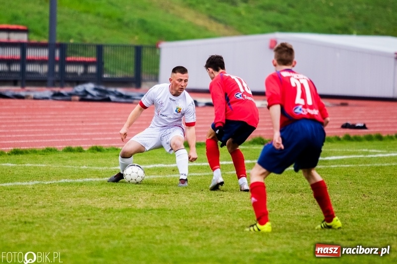 Zdjęcie w galerii na portalu naszraciborz.pl: Raciborska Unia wreszcie zwycięska wiadomości z regionu