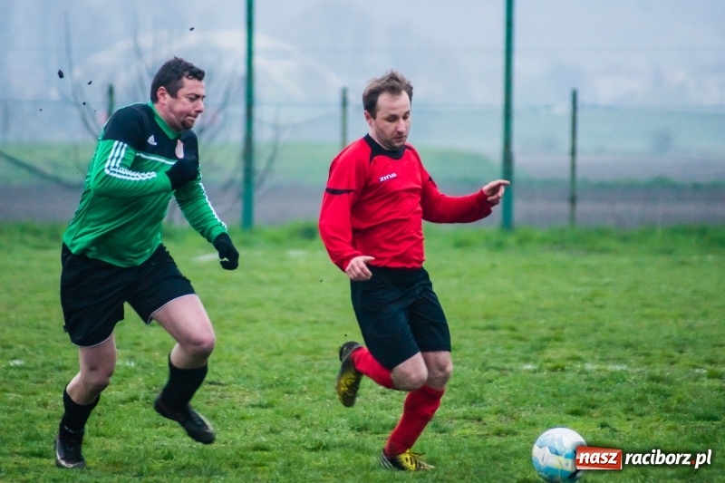 Zdjęcie w galerii na portalu naszraciborz.pl: C klasa: Nieudana inauguracja Wichru Płonia wiadomości z regionu