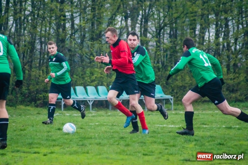 Zdjęcie w galerii na portalu naszraciborz.pl: C klasa: Nieudana inauguracja Wichru Płonia wiadomości z regionu