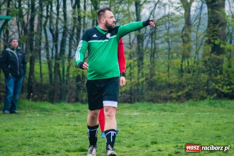 Zdjęcie w galerii na portalu naszraciborz.pl: C klasa: Nieudana inauguracja Wichru Płonia wiadomości z regionu