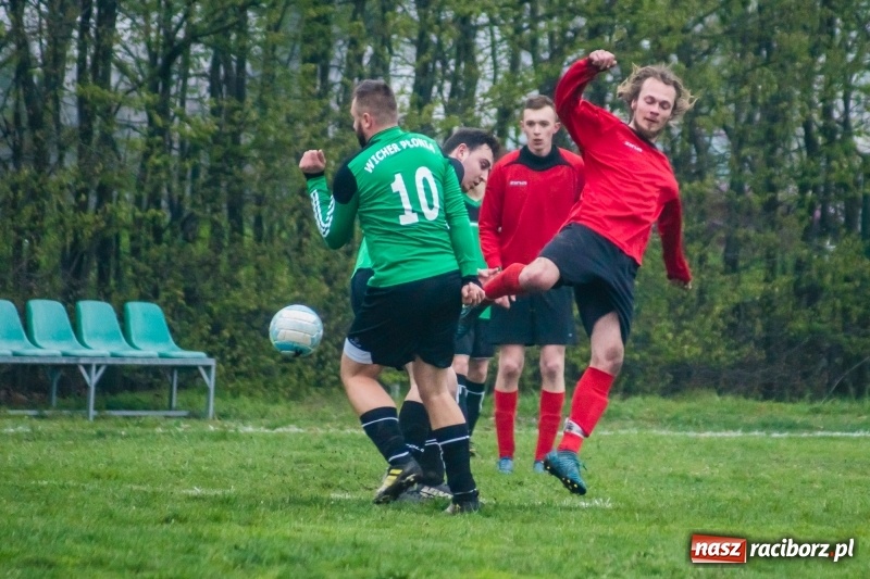 Zdjęcie w galerii na portalu naszraciborz.pl: C klasa: Nieudana inauguracja Wichru Płonia wiadomości z regionu
