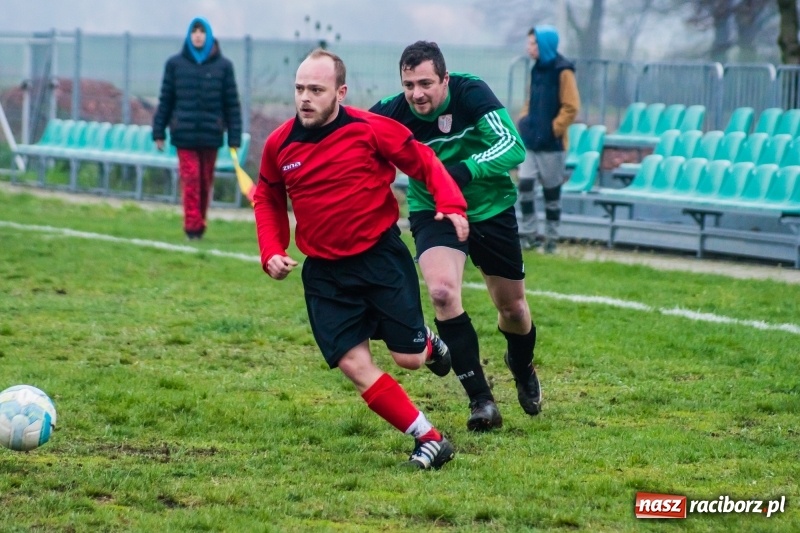 Zdjęcie w galerii na portalu naszraciborz.pl: C klasa: Nieudana inauguracja Wichru Płonia wiadomości z regionu