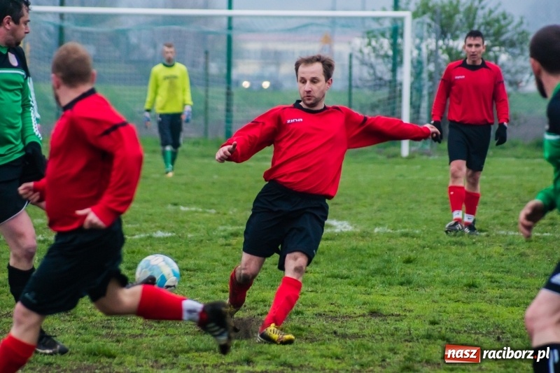 Zdjęcie w galerii na portalu naszraciborz.pl: C klasa: Nieudana inauguracja Wichru Płonia wiadomości z regionu