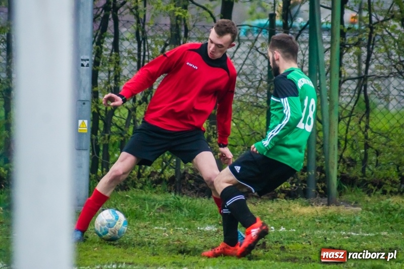 Zdjęcie w galerii na portalu naszraciborz.pl: C klasa: Nieudana inauguracja Wichru Płonia wiadomości z regionu