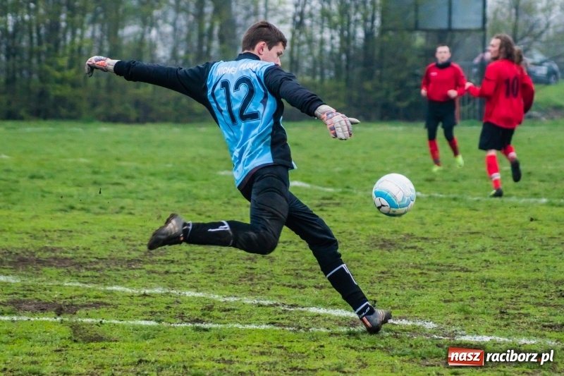 Zdjęcie w galerii na portalu naszraciborz.pl: C klasa: Nieudana inauguracja Wichru Płonia wiadomości z regionu