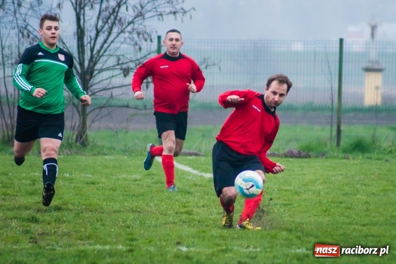 Zdjęcie w galerii na portalu naszraciborz.pl: C klasa: Nieudana inauguracja Wichru Płonia wiadomości z regionu