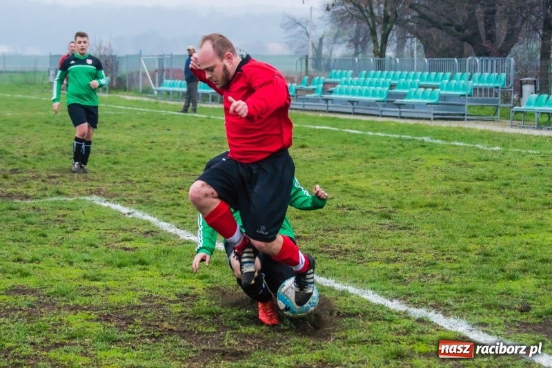 Zdjęcie w galerii na portalu naszraciborz.pl: C klasa: Nieudana inauguracja Wichru Płonia wiadomości z regionu