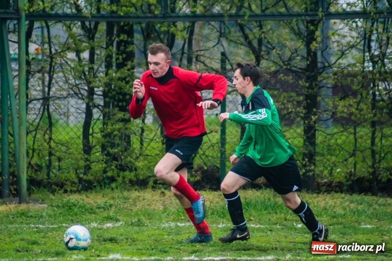 Zdjęcie w galerii na portalu naszraciborz.pl: C klasa: Nieudana inauguracja Wichru Płonia wiadomości z regionu