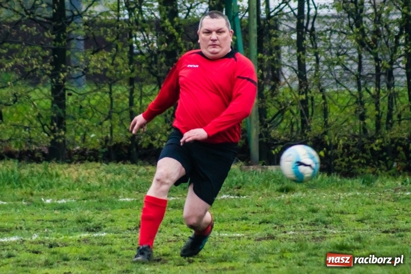 Zdjęcie w galerii na portalu naszraciborz.pl: C klasa: Nieudana inauguracja Wichru Płonia wiadomości z regionu