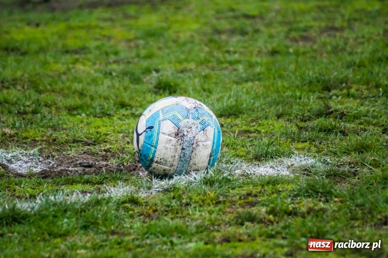 Zdjęcie w galerii na portalu naszraciborz.pl: C klasa: Nieudana inauguracja Wichru Płonia wiadomości z regionu