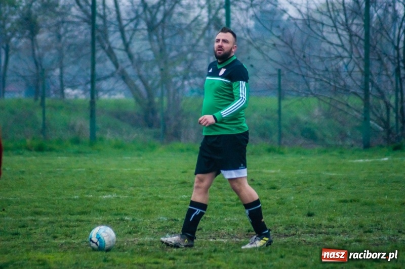 Zdjęcie w galerii na portalu naszraciborz.pl: C klasa: Nieudana inauguracja Wichru Płonia wiadomości z regionu