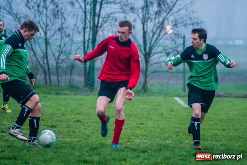 Zdjęcie w galerii na portalu naszraciborz.pl: C klasa: Nieudana inauguracja Wichru Płonia wiadomości z regionu