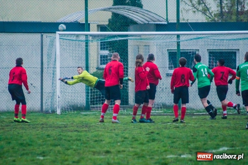 Zdjęcie w galerii na portalu naszraciborz.pl: C klasa: Nieudana inauguracja Wichru Płonia wiadomości z regionu