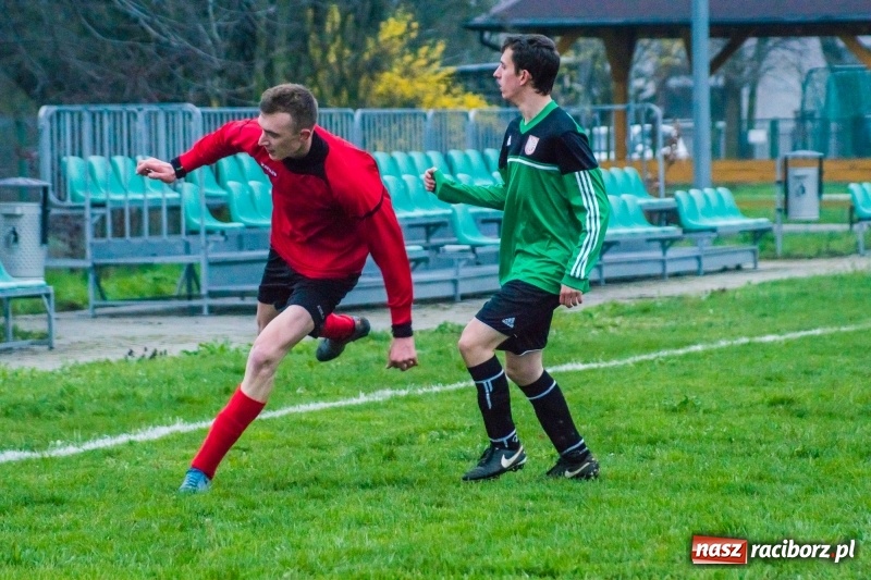 Zdjęcie w galerii na portalu naszraciborz.pl: C klasa: Nieudana inauguracja Wichru Płonia wiadomości z regionu